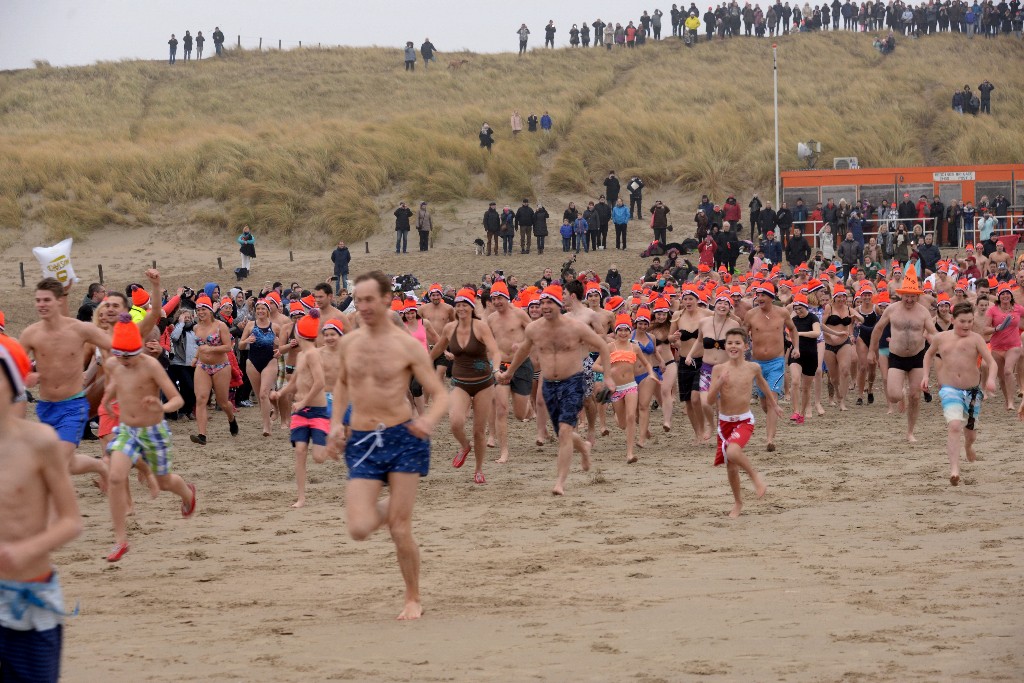 ../Images/Nieuwjaarsduik Nederzandt 2017 028.jpg